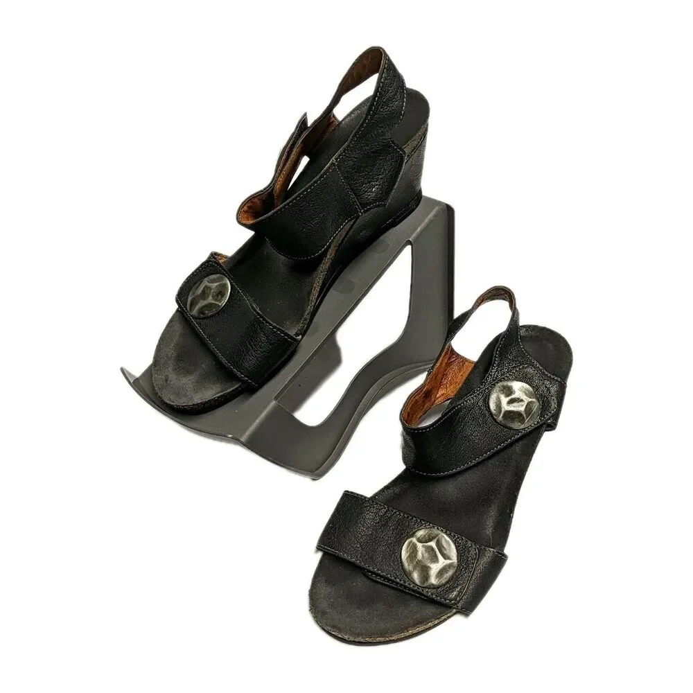 Taos Leather Wedge Sandals Style #3209 Women 40 Black Metal Detail US 9